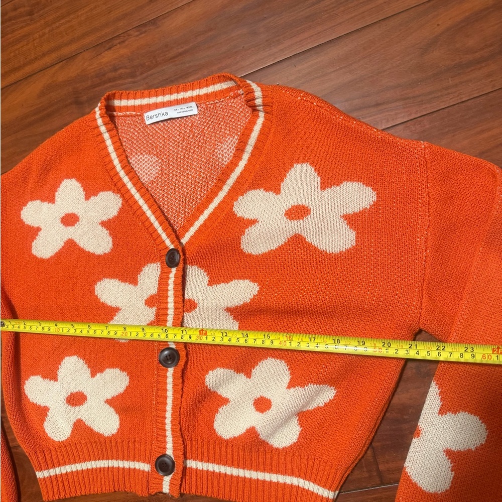 Bershka Orange Floral Button-Up Cardigan - Picture 5 of 9